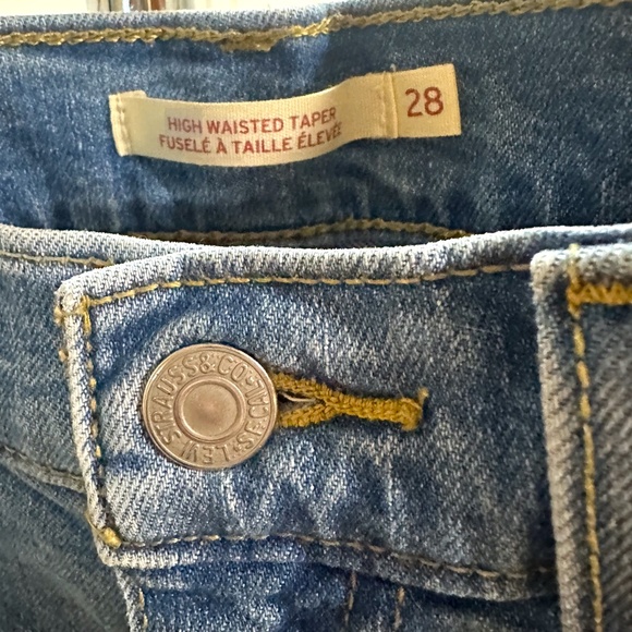 Levi's High Waisted Taper Jeans - Size 28 - Mid Stone Wash - Picture 6 of 8